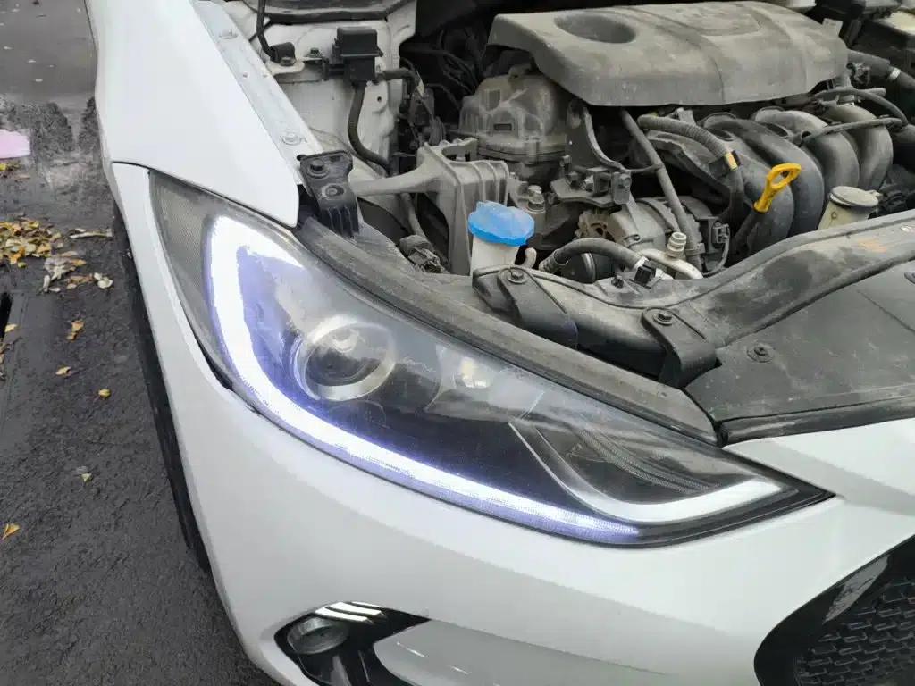 Hyundai Elantra 2016 1.6L Automatic Smart Elite Edition — миниатюра 7