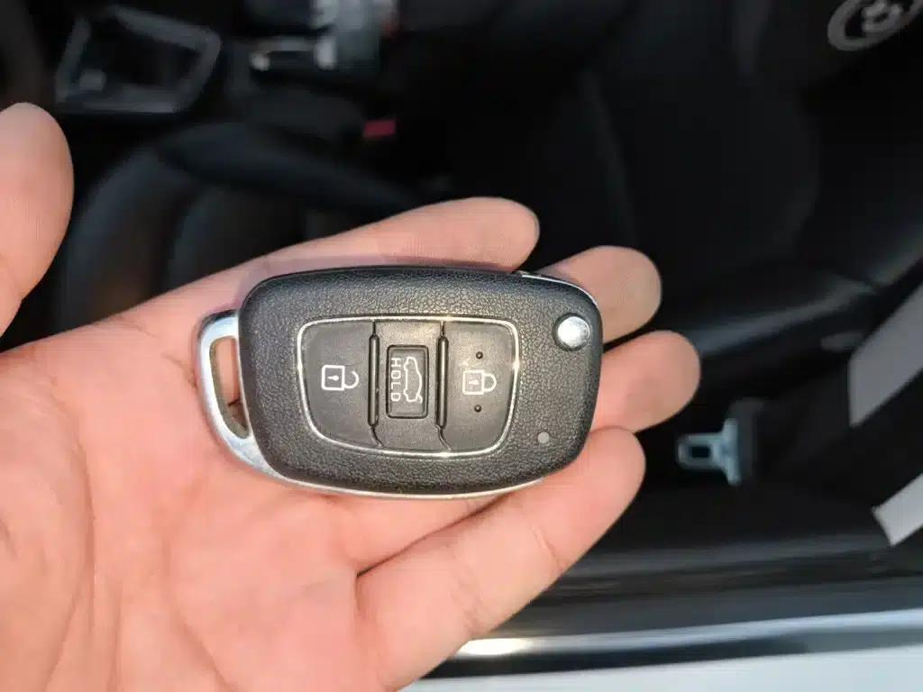Hyundai Elantra 2016 1.6L Automatic Smart Elite Edition — миниатюра 9