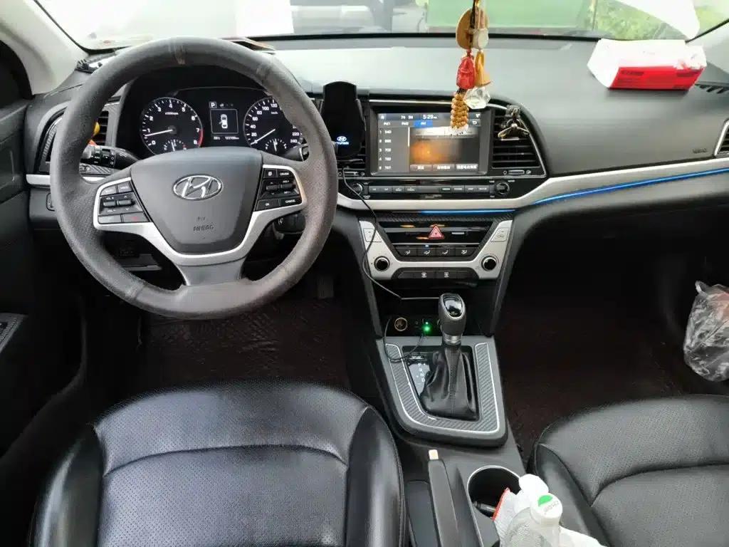 Hyundai Elantra 2016 1.6L Automatic Smart Elite Edition — миниатюра 10