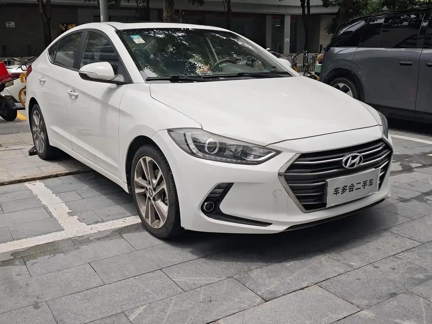 Hyundai Elantra 2016 1.6L Automatic Smart Elite Edition — миниатюра 2