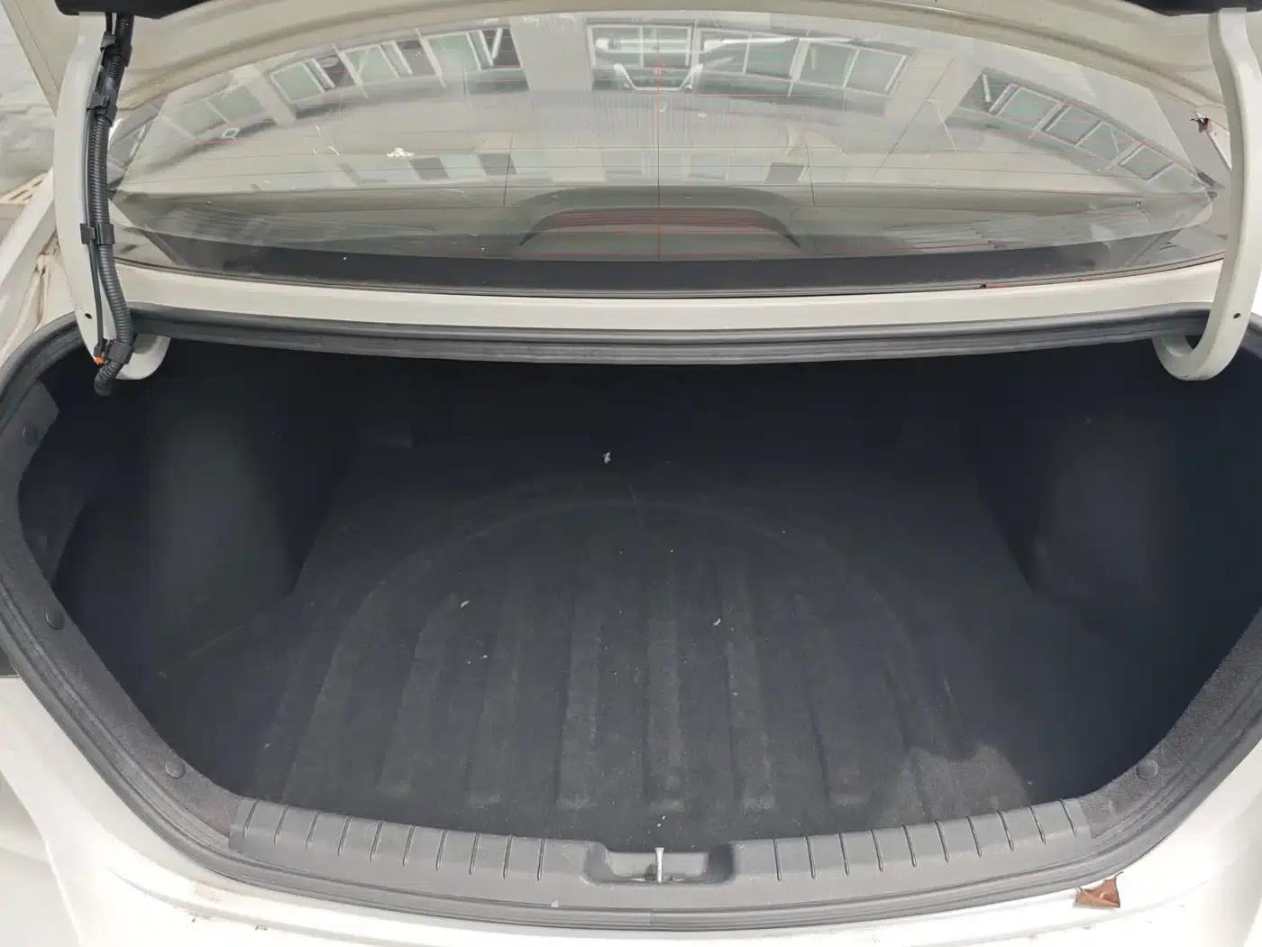 Hyundai Elantra 2016 1.6L Automatic Smart Elite Edition — миниатюра 15