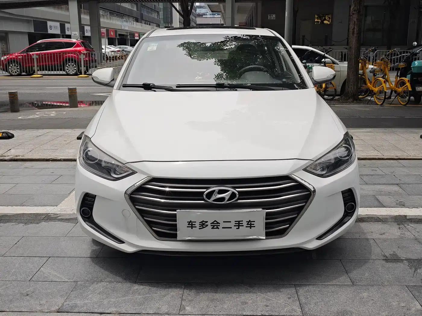 Hyundai Elantra 2016 1.6L Automatic Smart Elite Edition — миниатюра 3