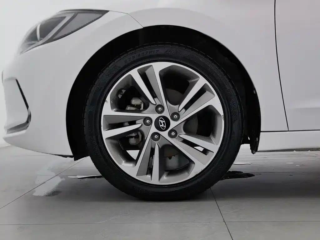 Hyundai Elantra 2016 1.6L Automatic Smart Elite Edition — миниатюра 17