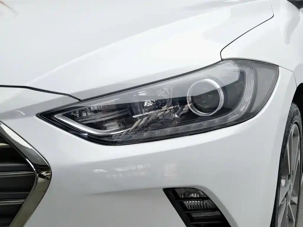 Hyundai Elantra 2016 1.6L Automatic Smart Elite Edition — миниатюра 7