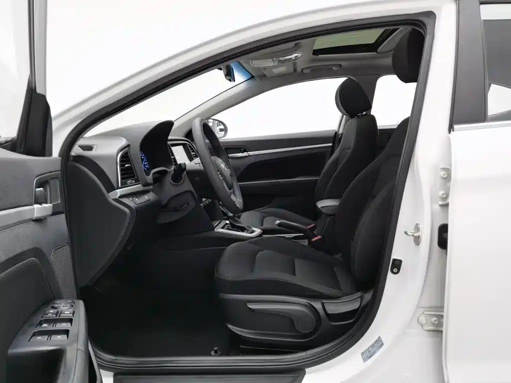 Hyundai Elantra 2016 1.6L Automatic Smart Elite Edition — миниатюра 10