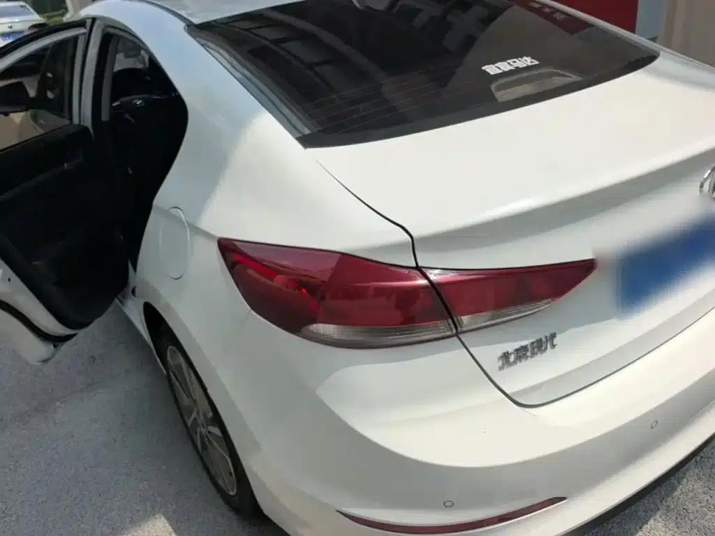 Hyundai Elantra 2016 1.6L Automatic Smart Elite Edition — миниатюра 5