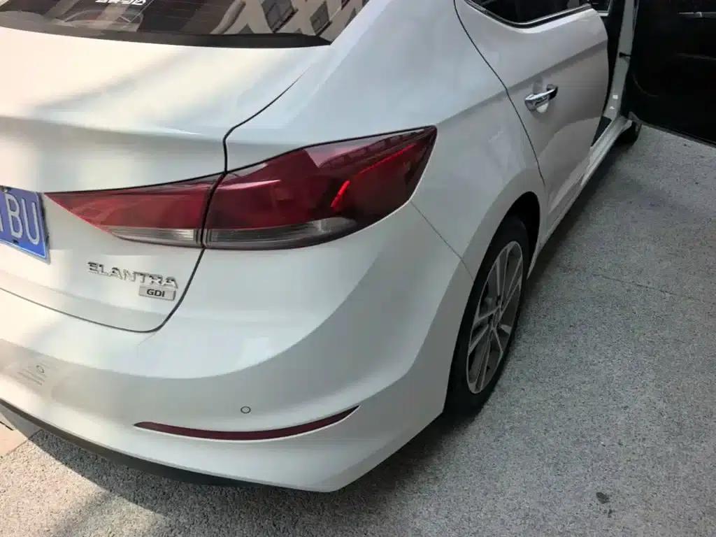 Hyundai Elantra 2016 1.6L Automatic Smart Elite Edition — миниатюра 8