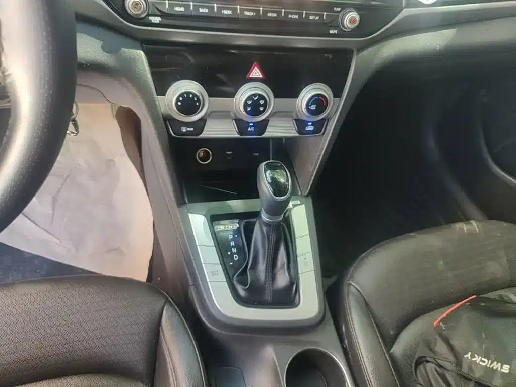 Hyundai Elantra 2020 1.5L CVT Smart Elite Edition — миниатюра 14