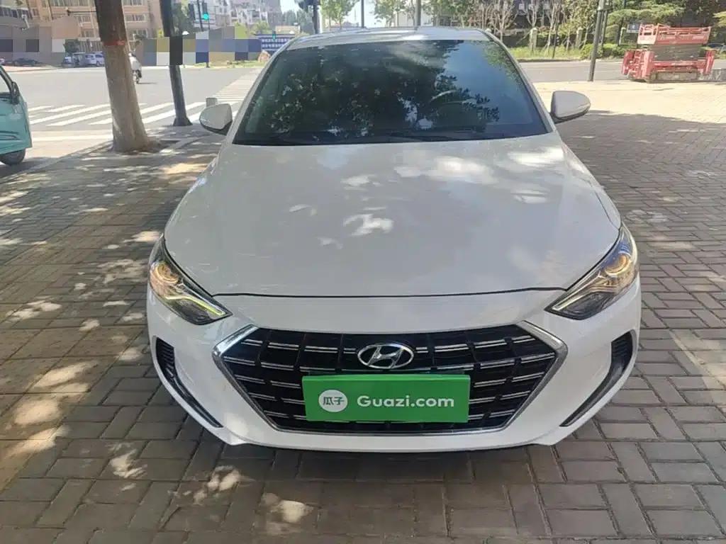 Hyundai Elantra 2020 1.5L CVT Smart Elite Edition — миниатюра 3