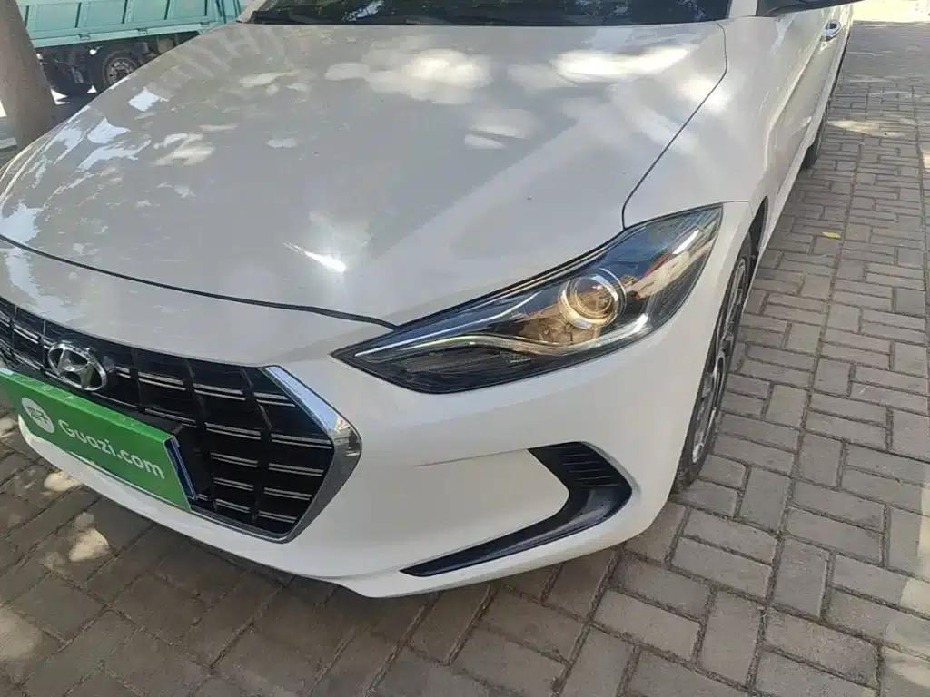 Hyundai Elantra 2020 1.5L CVT Smart Elite Edition — миниатюра 24