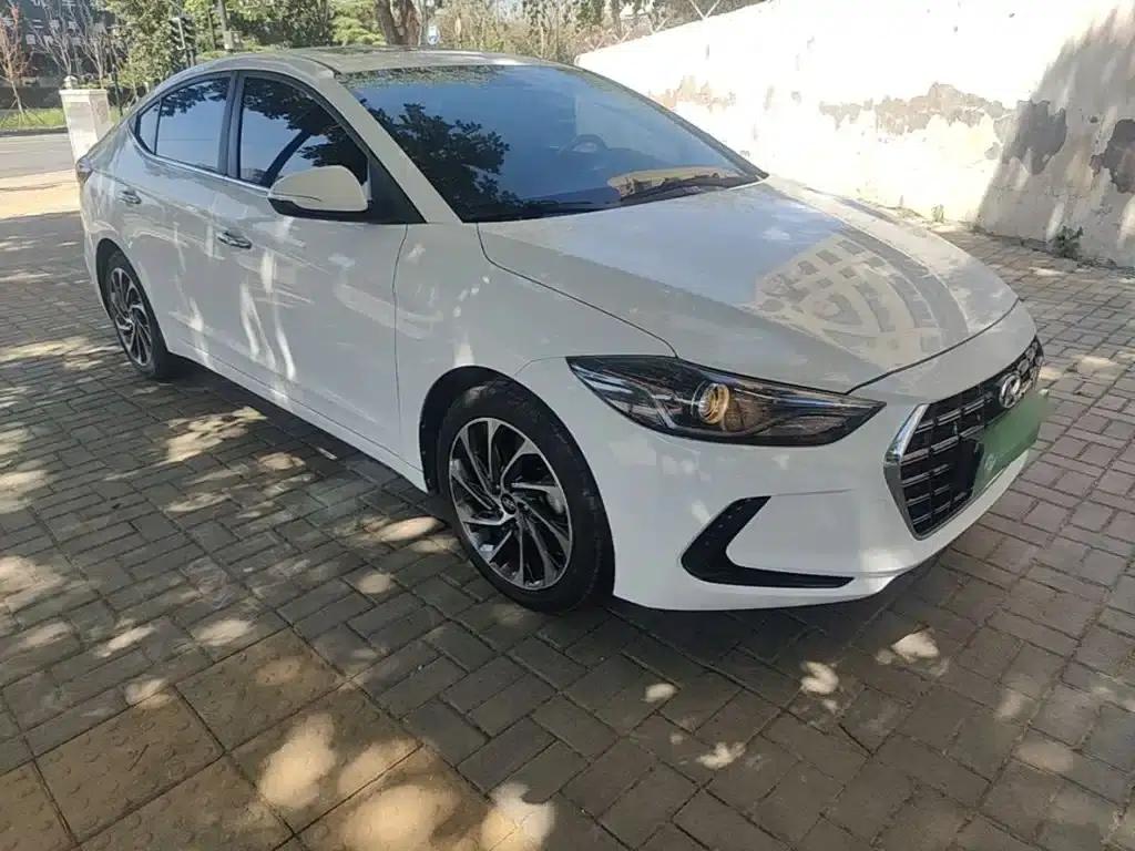 Hyundai Elantra 2020 1.5L CVT Smart Elite Edition — миниатюра 4