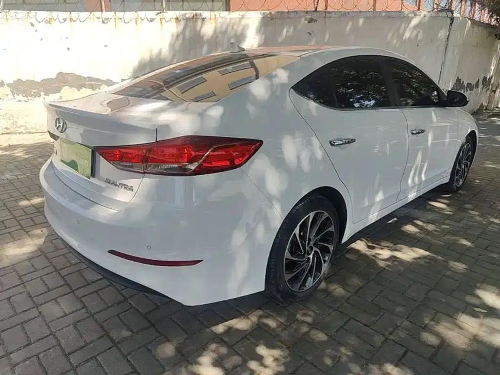 Hyundai Elantra 2020 1.5L CVT Smart Elite Edition — миниатюра 7