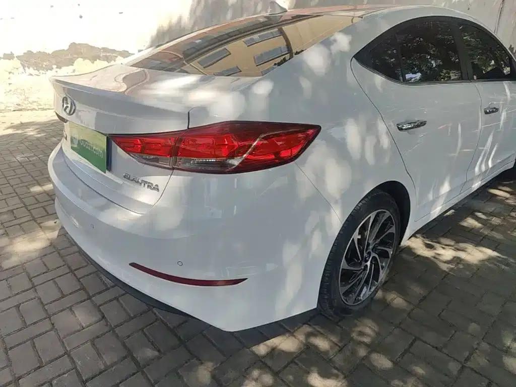 Hyundai Elantra 2020 1.5L CVT Smart Elite Edition — миниатюра 8