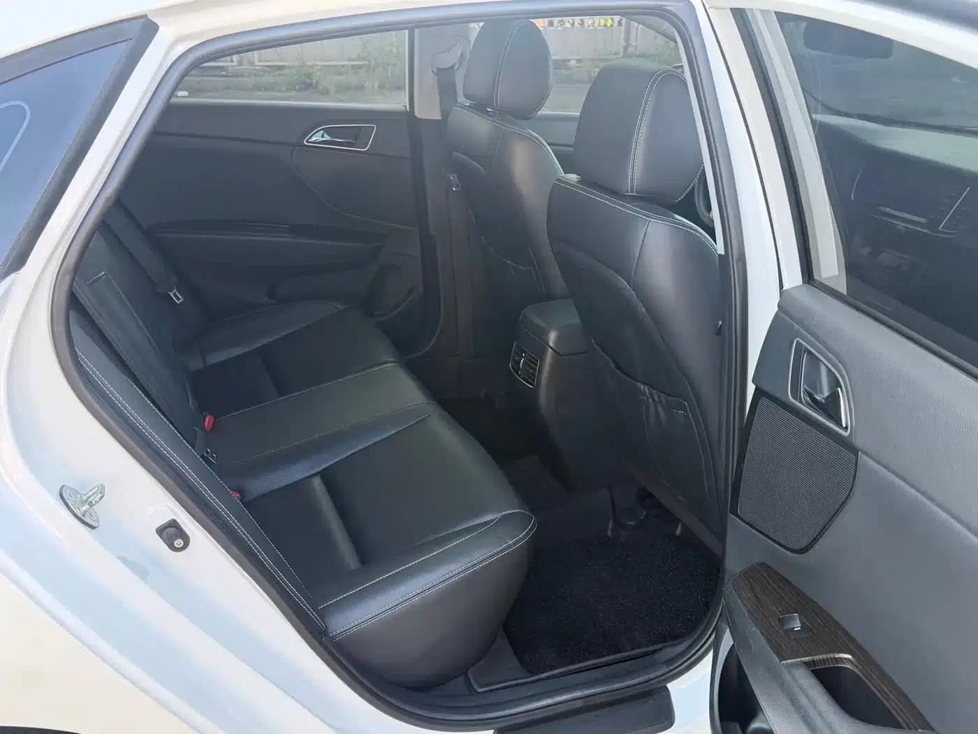 Hyundai Mistra 2016 1.6T Automatic Intelligent GLS — миниатюра 11