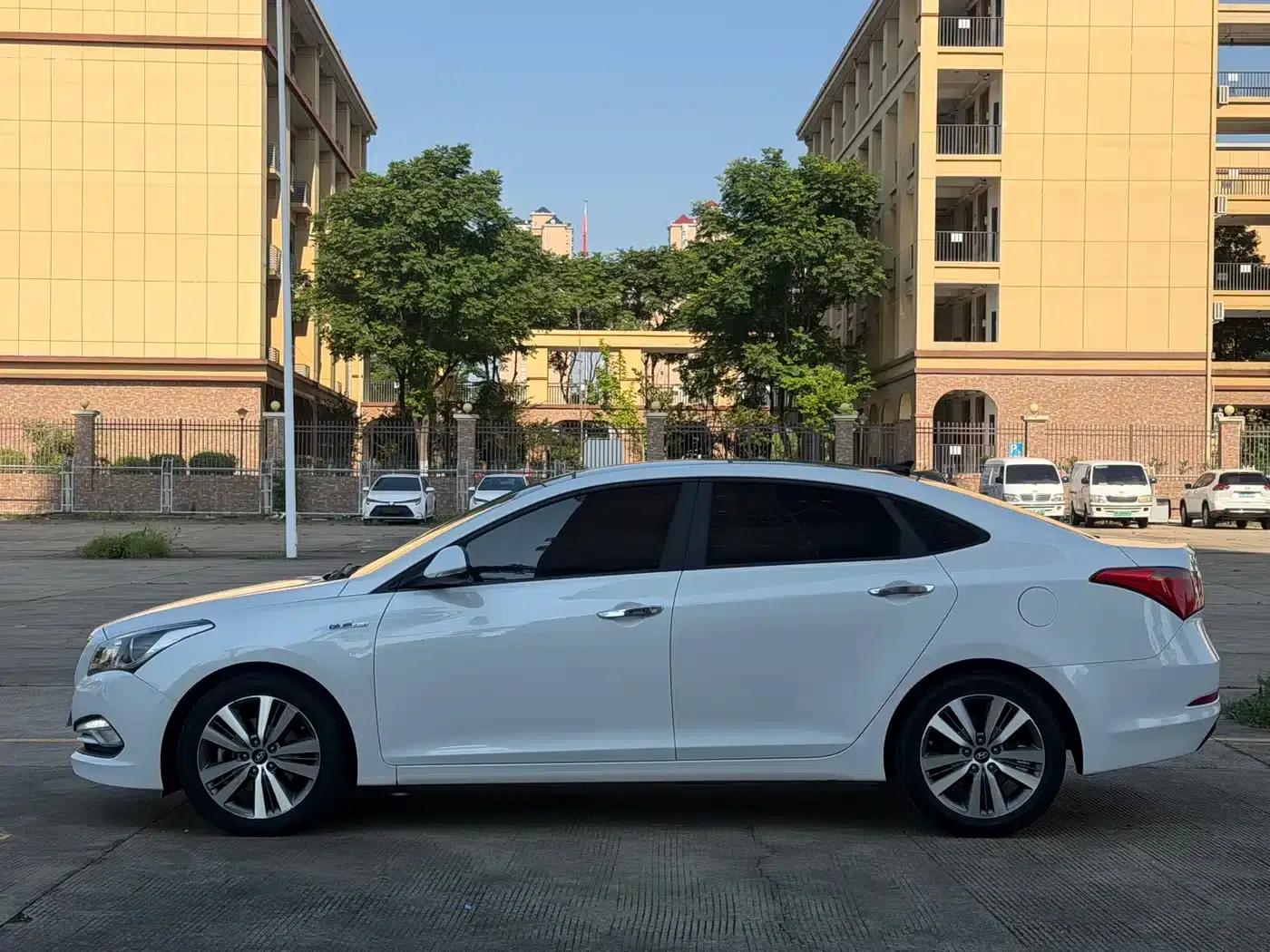 Hyundai Mistra 2016 1.6T Automatic Intelligent GLS — миниатюра 7