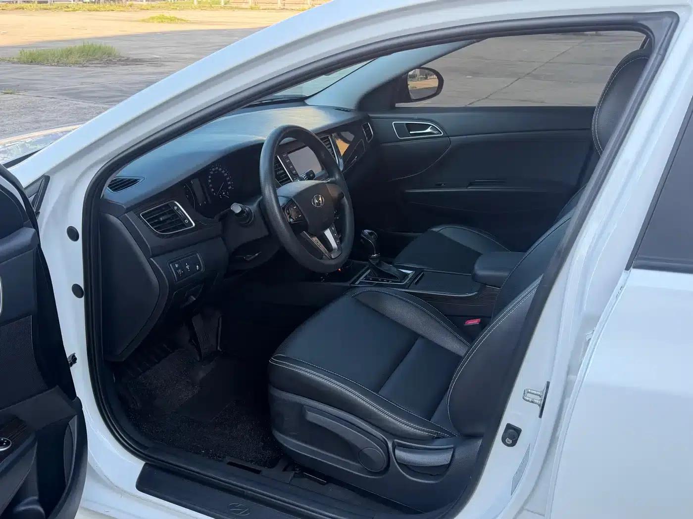 Hyundai Mistra 2016 1.6T Automatic Intelligent GLS — миниатюра 8