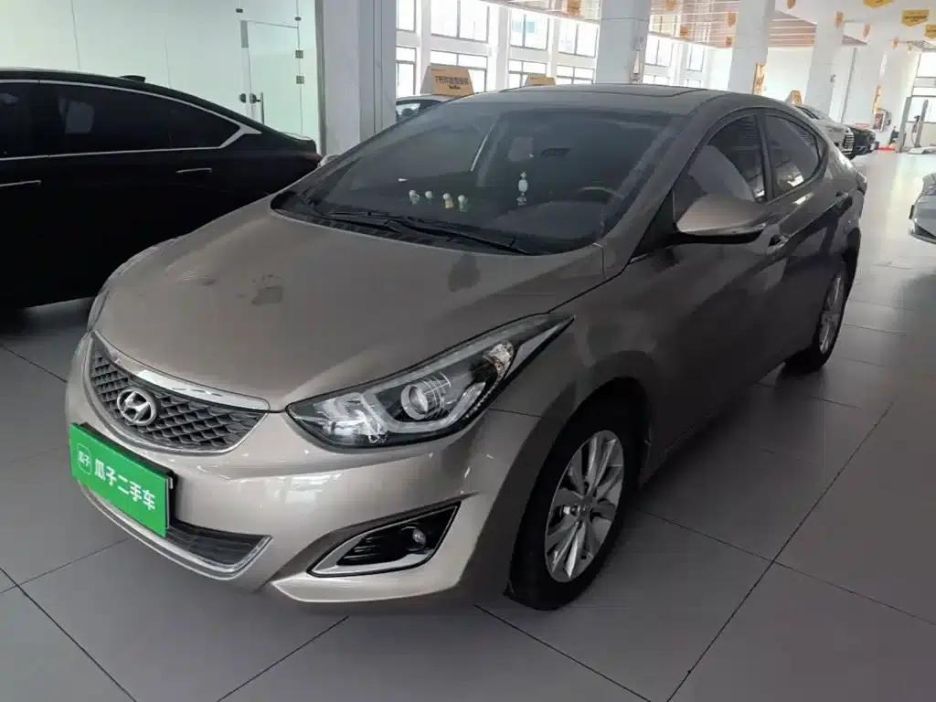 Hyundai Elantra 2016 1.6L Automatic Premium Edition — миниатюра 1