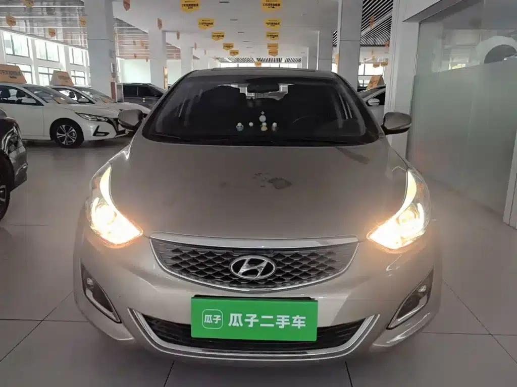Hyundai Elantra 2016 1.6L Automatic Premium Edition — миниатюра 3