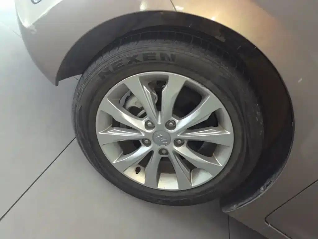 Hyundai Elantra 2016 1.6L Automatic Premium Edition — миниатюра 23
