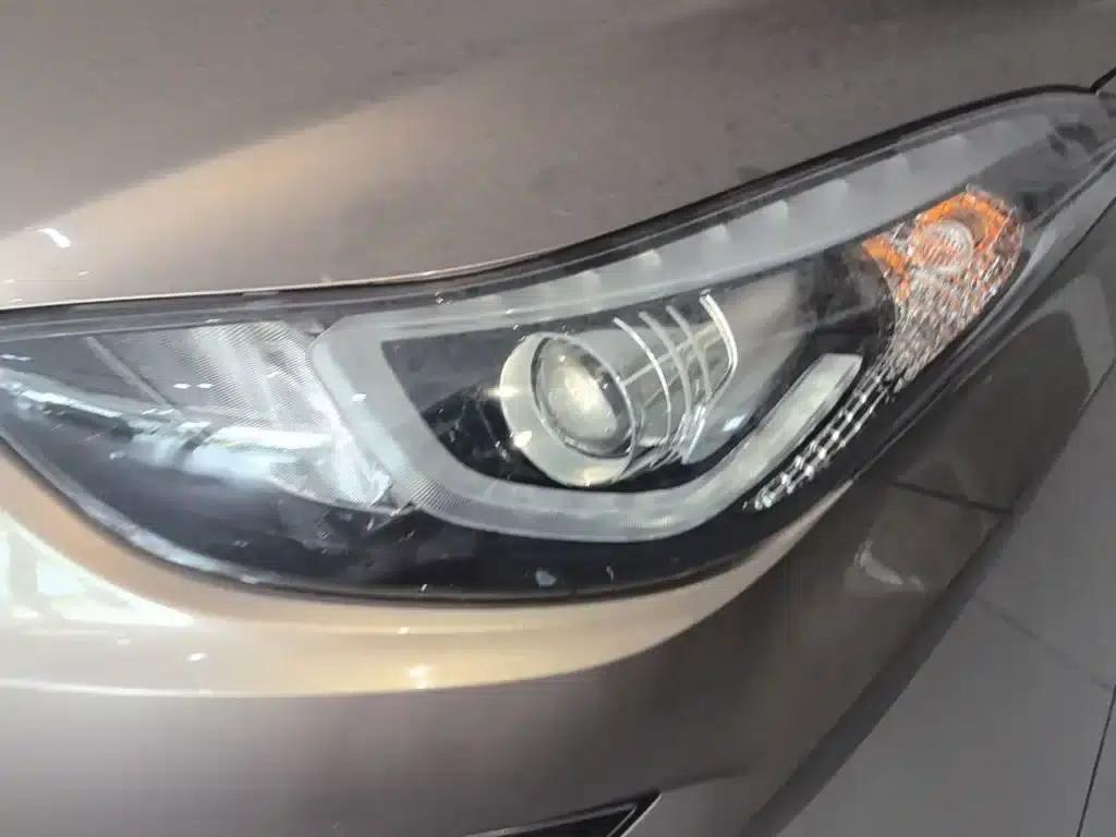 Hyundai Elantra 2016 1.6L Automatic Premium Edition — миниатюра 24