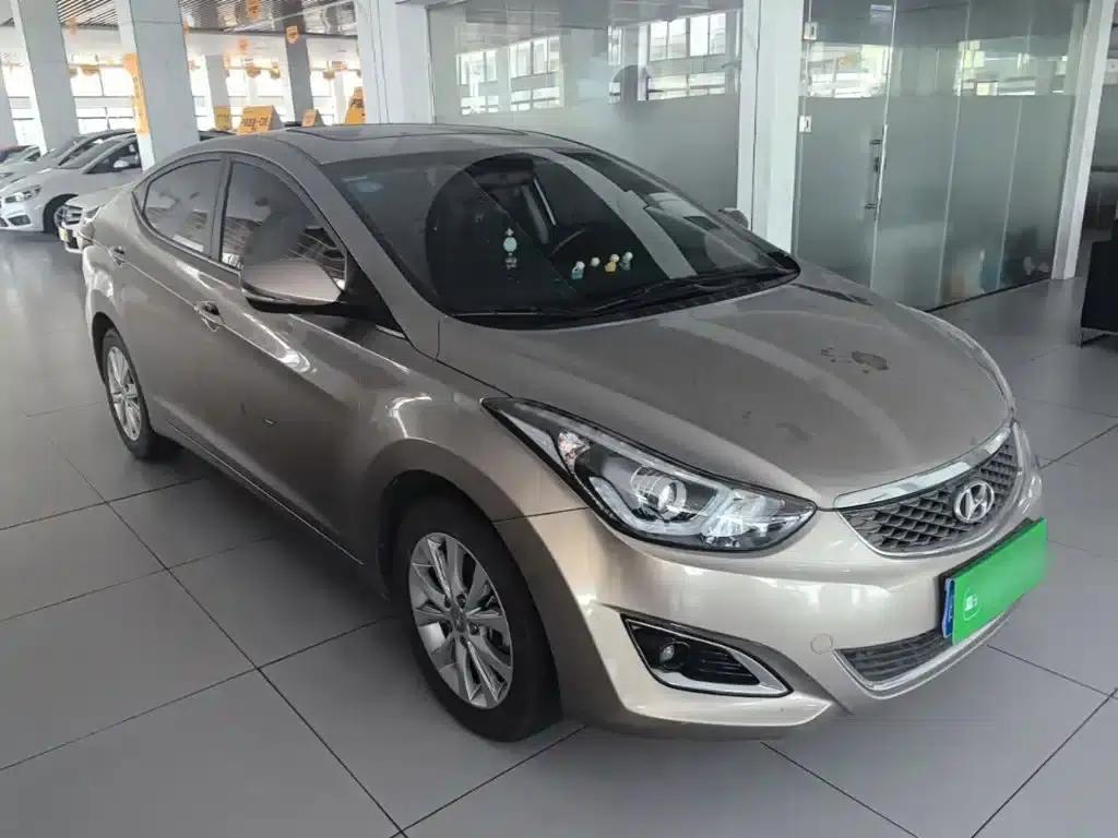 Hyundai Elantra 2016 1.6L Automatic Premium Edition — миниатюра 4
