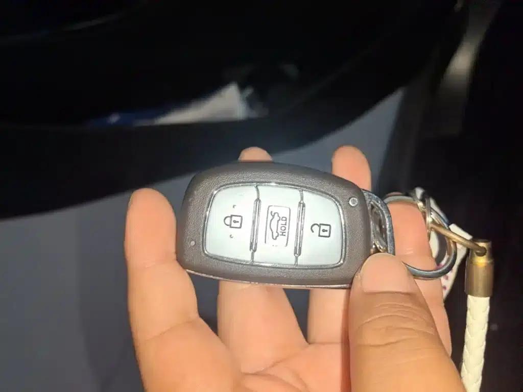 Hyundai Elantra 2016 1.6L Automatic Premium Edition — миниатюра 9