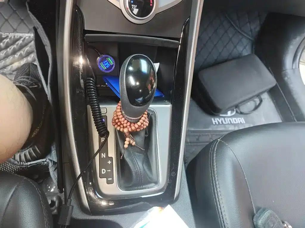 Hyundai Elantra 2016 1.6L Automatic Premium Edition — миниатюра 11