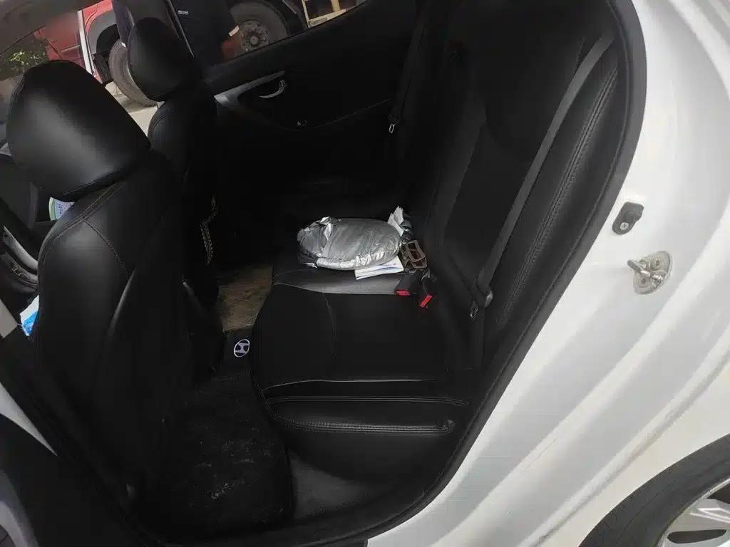 Hyundai Elantra 2016 1.6L Automatic Premium Edition — миниатюра 14