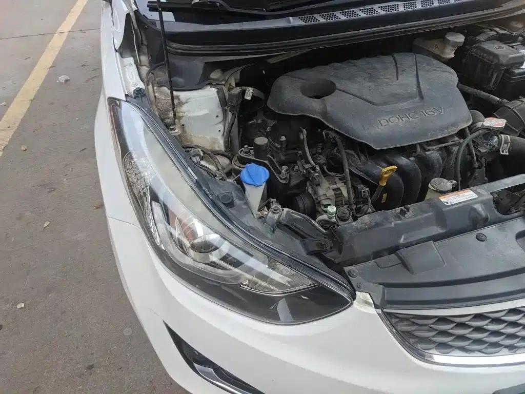 Hyundai Elantra 2016 1.6L Automatic Premium Edition — миниатюра 23