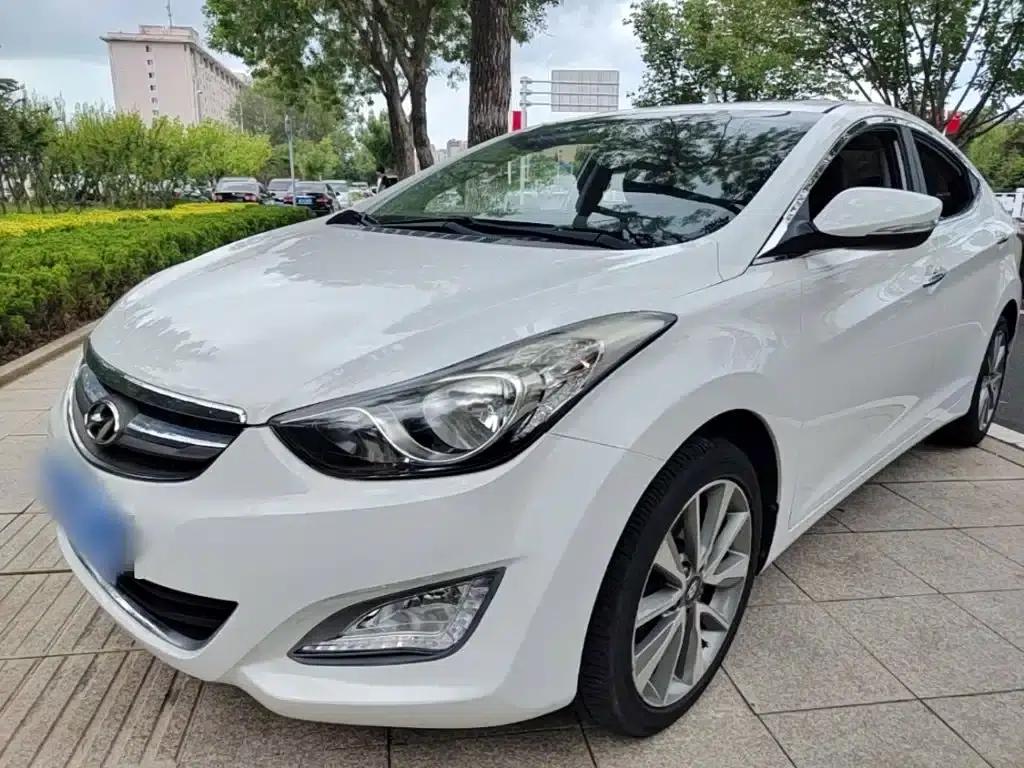 Hyundai Elantra 2015 1.6L Automatic Leading Edition — миниатюра 2