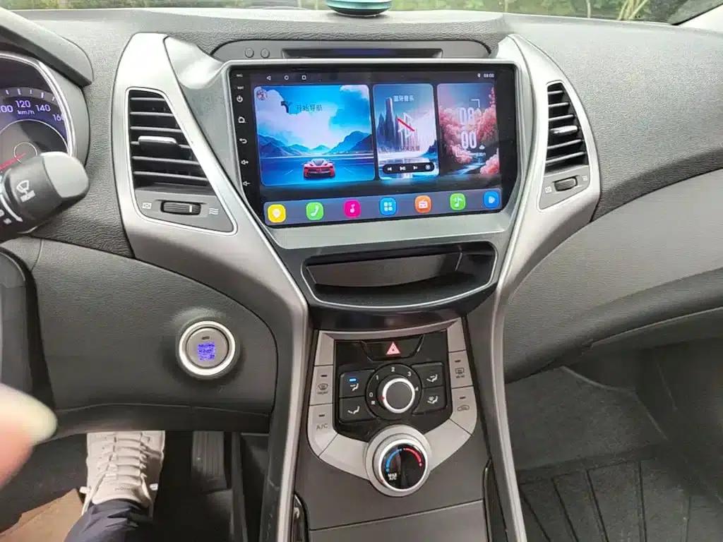 Hyundai Elantra 2015 1.6L Automatic Leading Edition — миниатюра 13