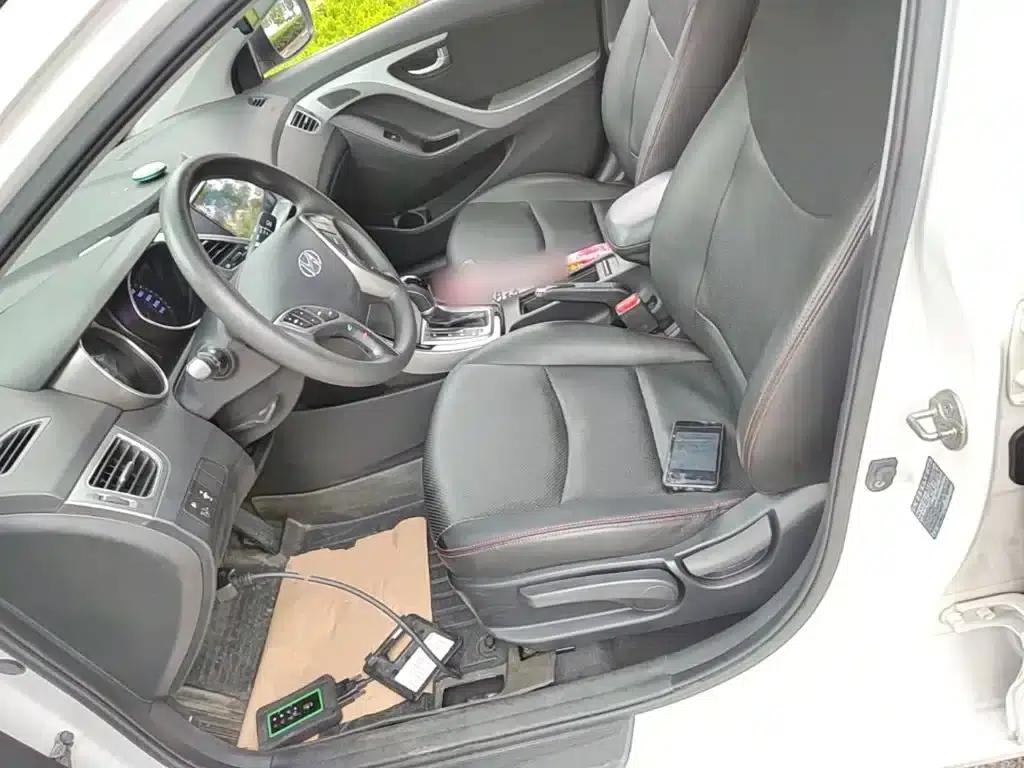 Hyundai Elantra 2015 1.6L Automatic Leading Edition — миниатюра 15