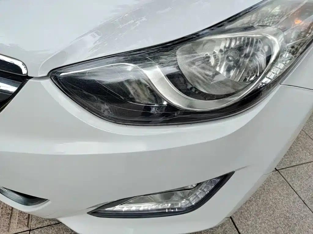 Hyundai Elantra 2015 1.6L Automatic Leading Edition — миниатюра 24