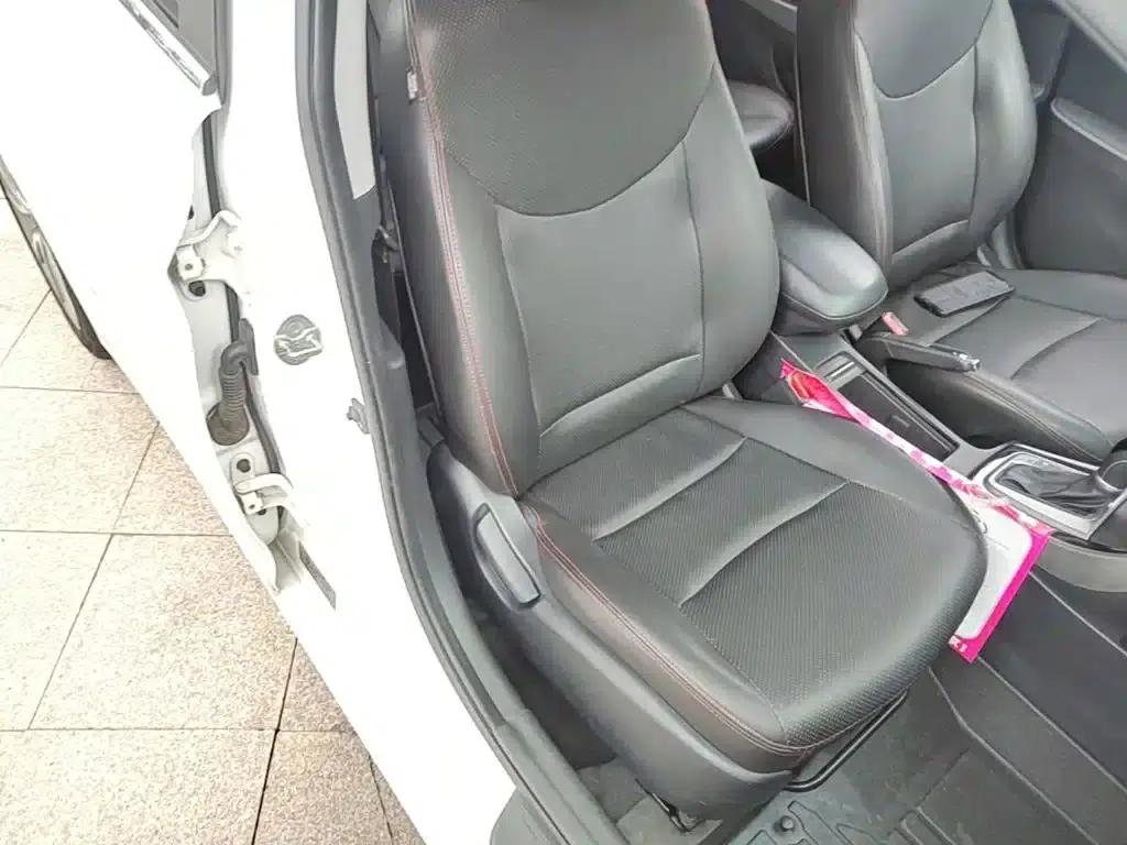 Hyundai Elantra 2015 1.6L Automatic Leading Edition — миниатюра 25