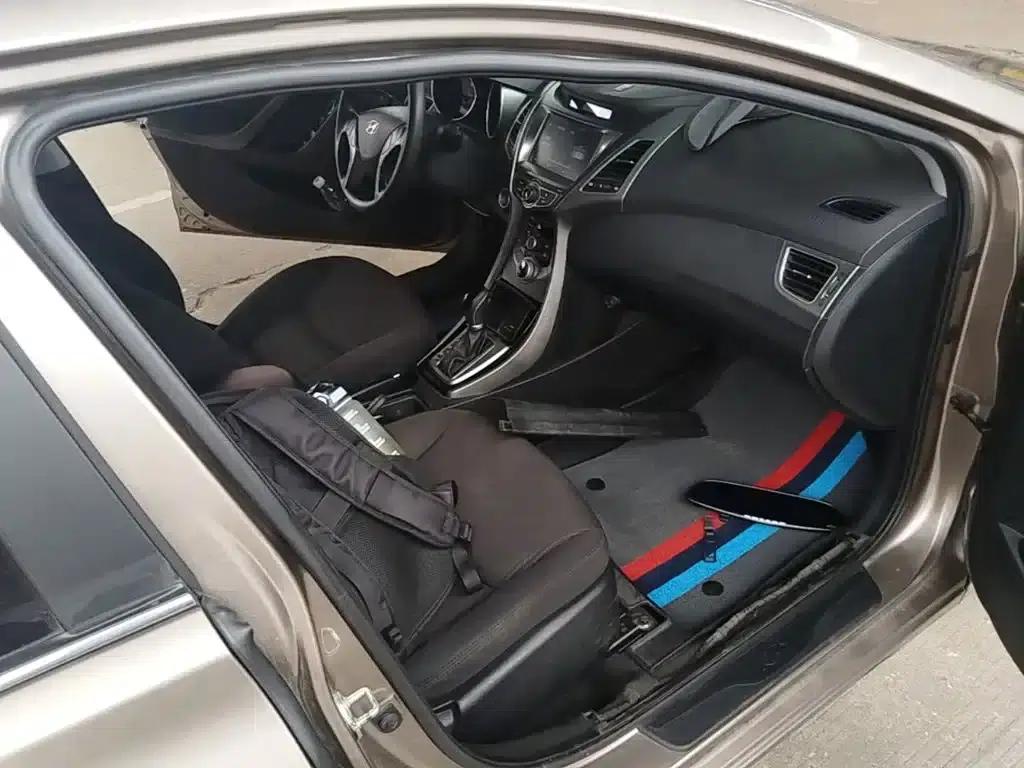Hyundai Elantra 2016 1.6L Automatic Premium Edition — миниатюра 11