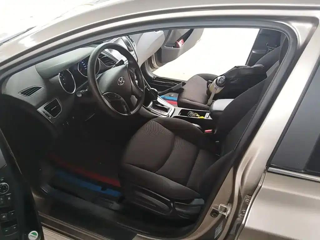 Hyundai Elantra 2016 1.6L Automatic Premium Edition — миниатюра 22
