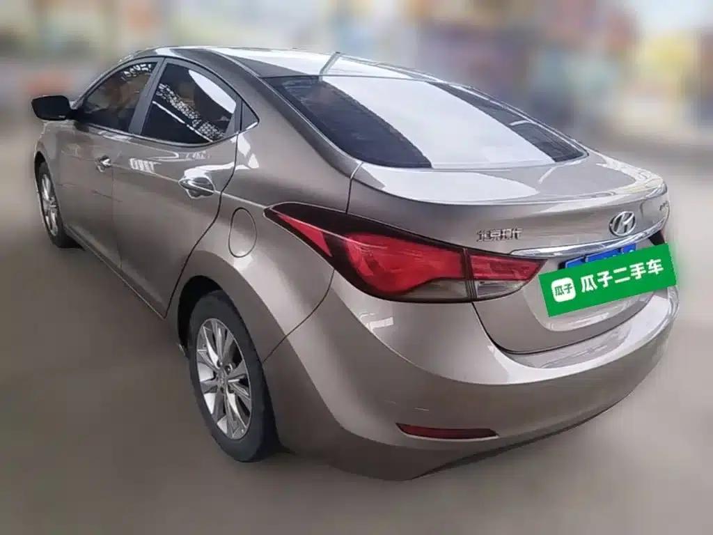 Hyundai Elantra 2016 1.6L Automatic Premium Edition — миниатюра 9