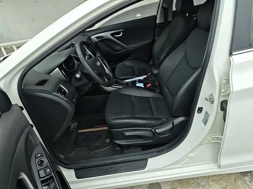 Hyundai Elantra 2015 1.6L Automatic Premium Edition — миниатюра 15