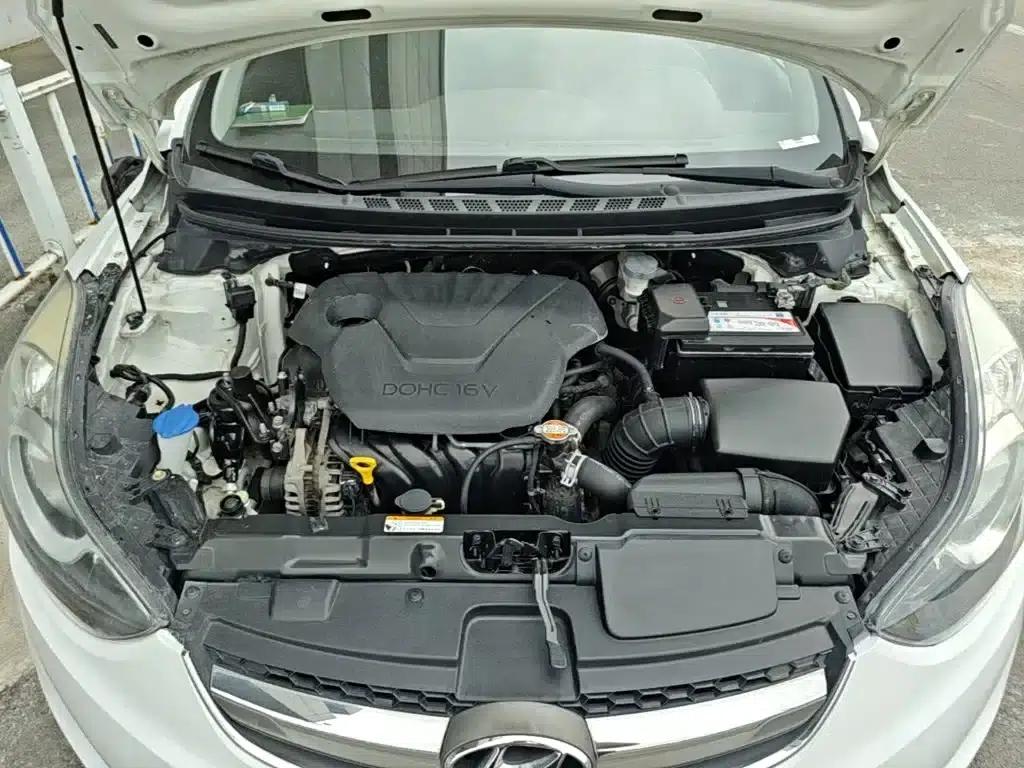 Hyundai Elantra 2015 1.6L Automatic Premium Edition — миниатюра 20