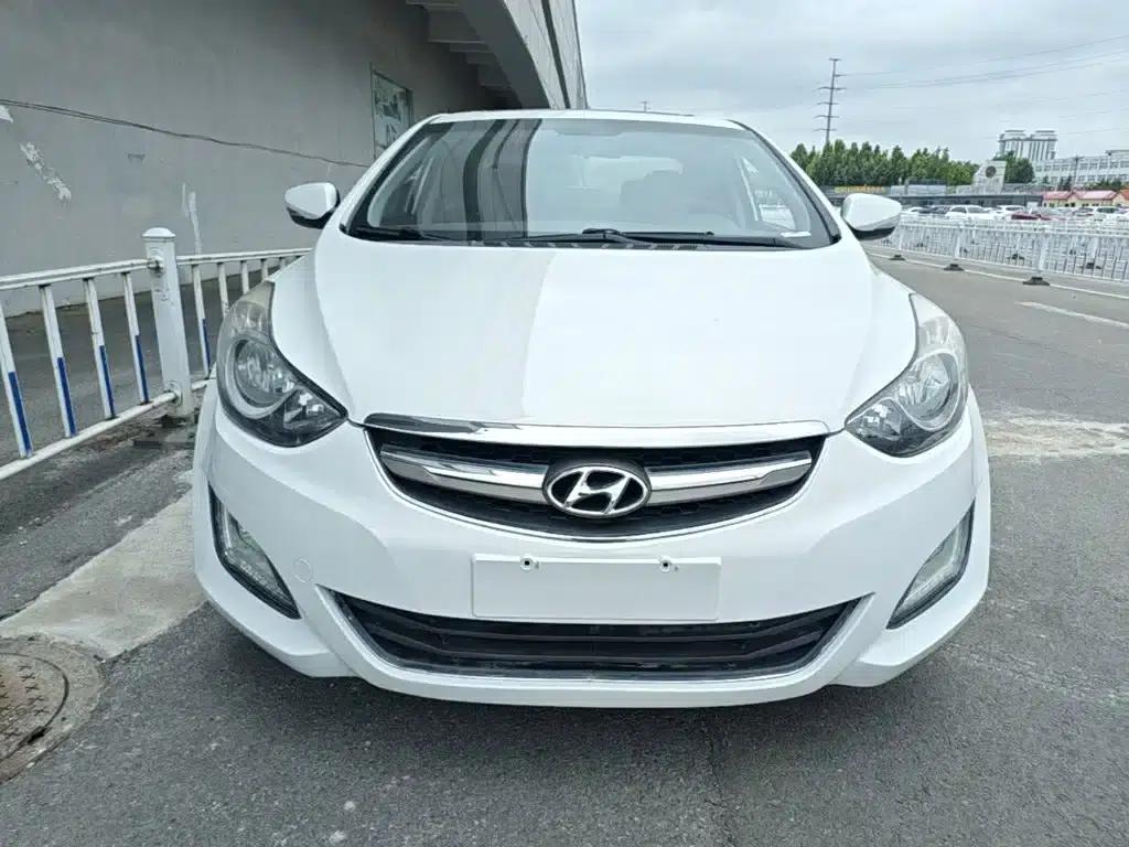 Hyundai Elantra 2015 1.6L Automatic Premium Edition — миниатюра 3