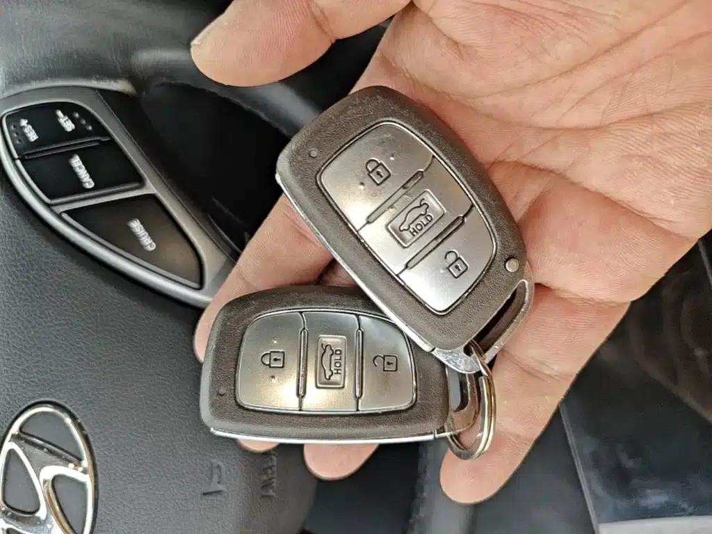 Hyundai Elantra 2015 1.6L Automatic Premium Edition — миниатюра 9