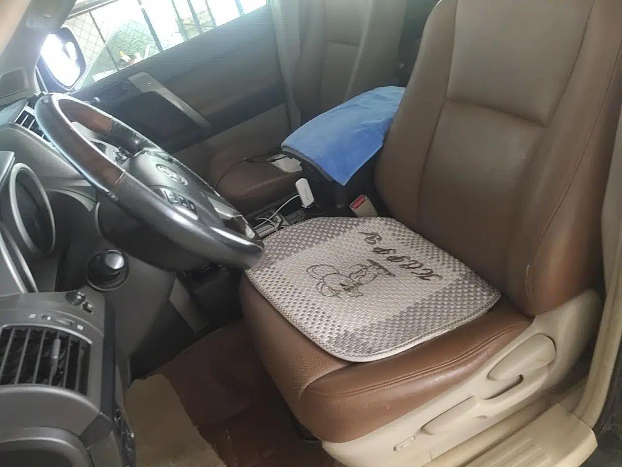 Toyota Prado 2012 2.7L Automatic Middle East Version — миниатюра 15