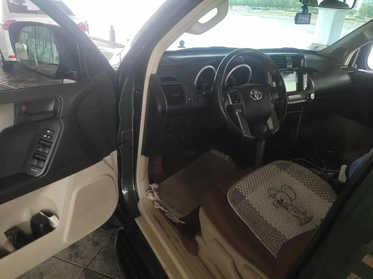 Toyota Prado 2012 2.7L Automatic Middle East Version — миниатюра 16