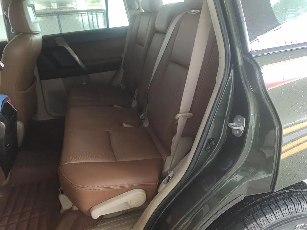 Toyota Prado 2012 2.7L Automatic Middle East Version — миниатюра 17