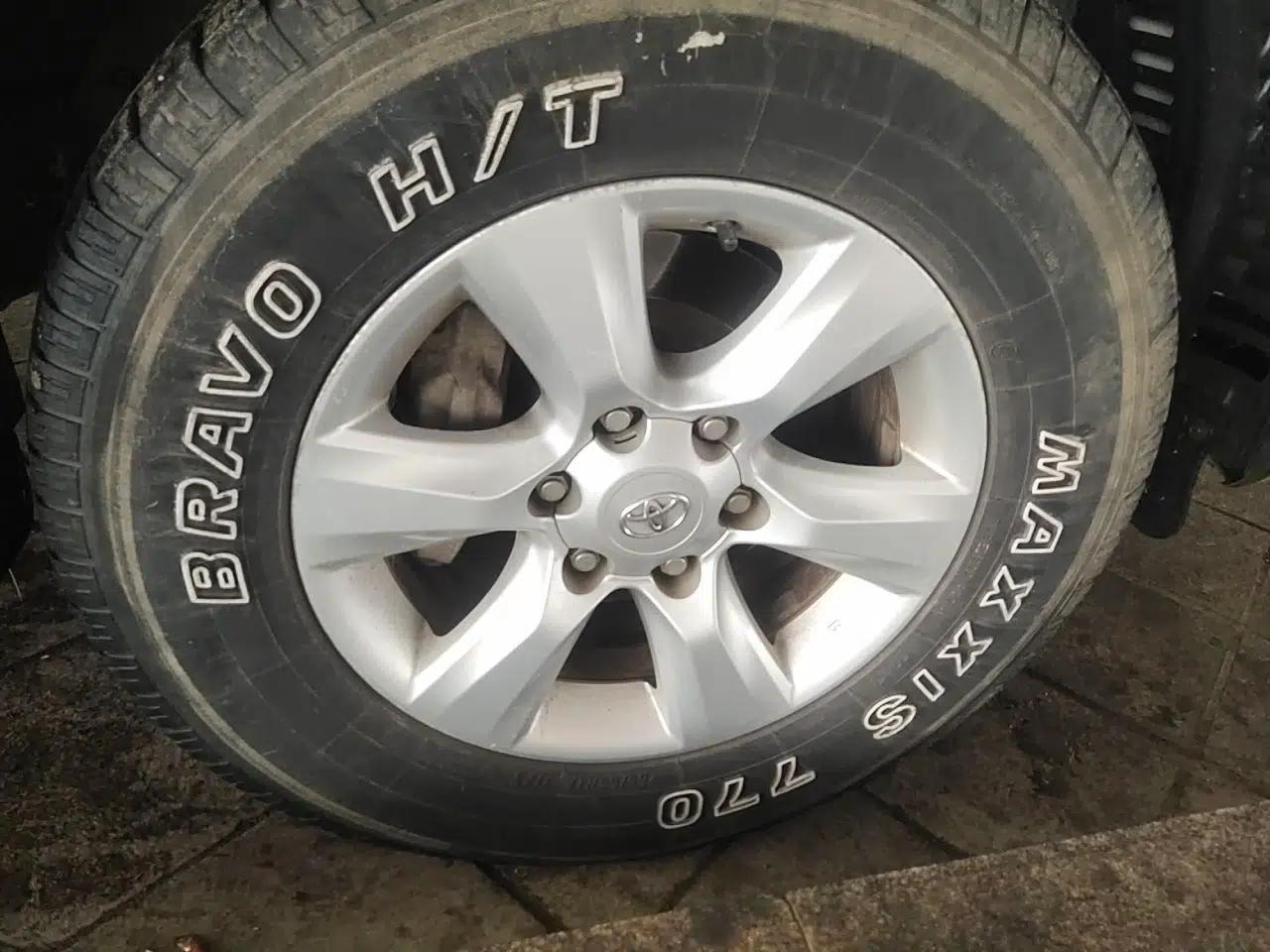 Toyota Prado 2012 2.7L Automatic Middle East Version — миниатюра 8