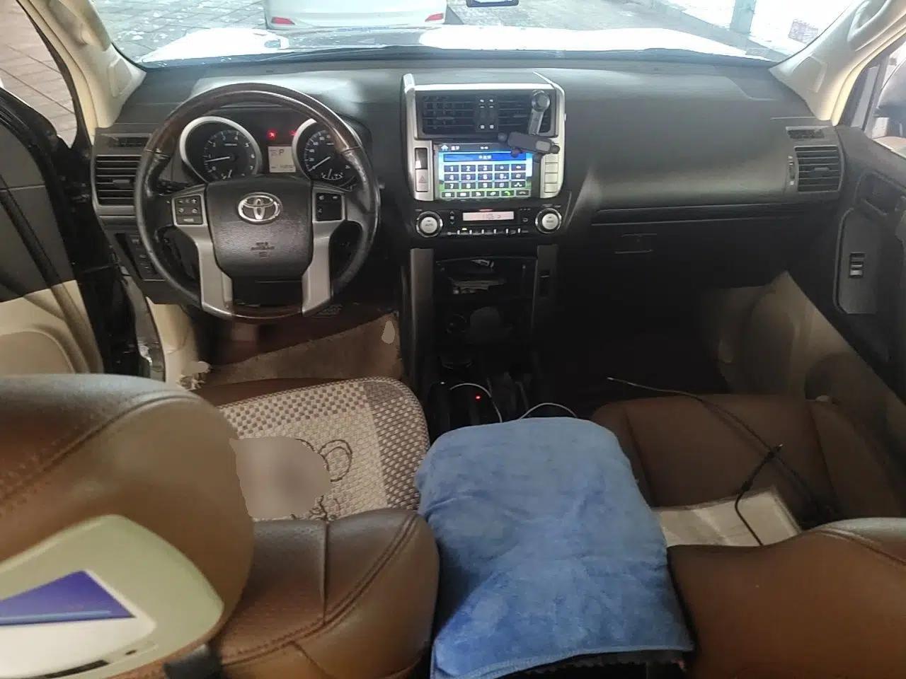 Toyota Prado 2012 2.7L Automatic Middle East Version — миниатюра 9