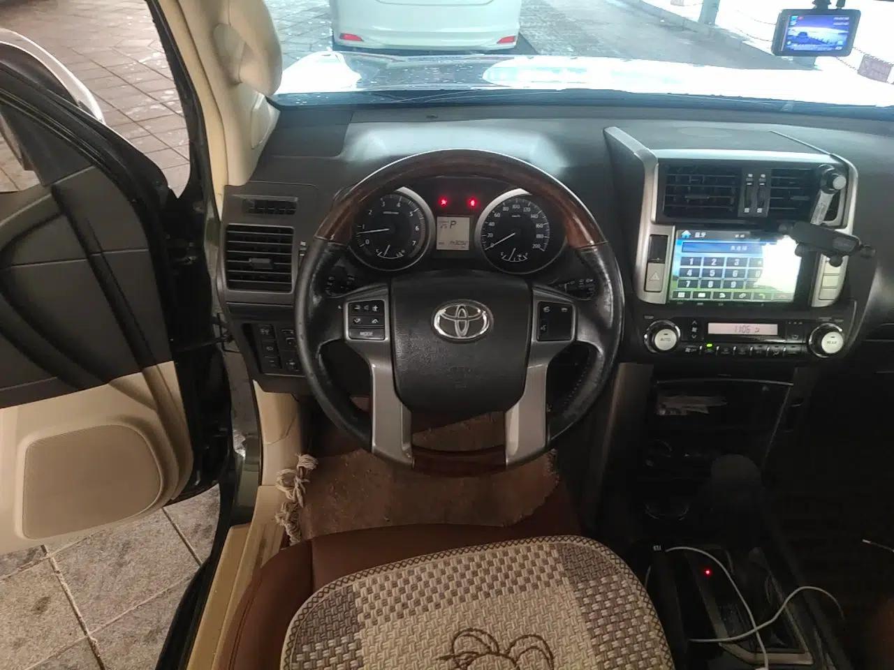 Toyota Prado 2012 2.7L Automatic Middle East Version — миниатюра 10