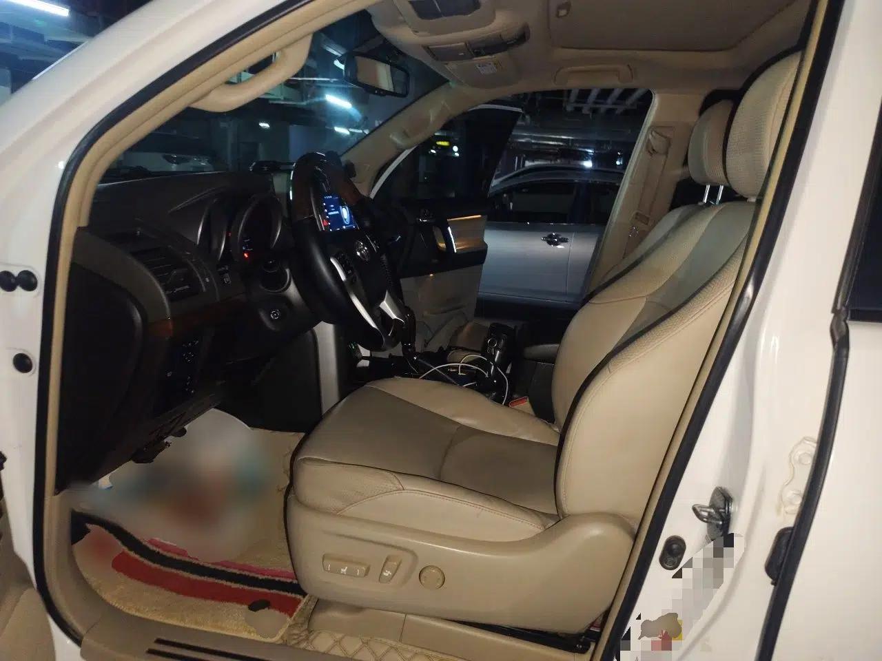 Toyota Prado 2010 4.0L Automatic VX — миниатюра 15