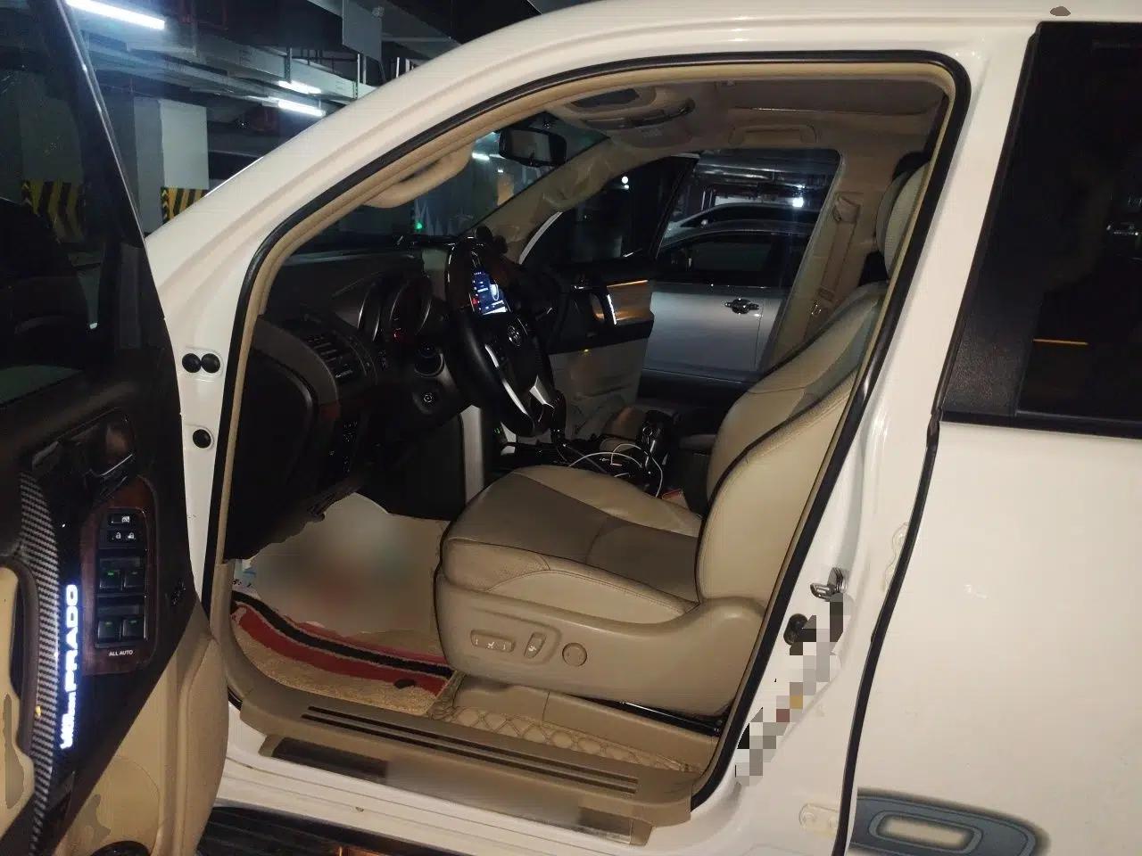 Toyota Prado 2010 4.0L Automatic VX — миниатюра 16