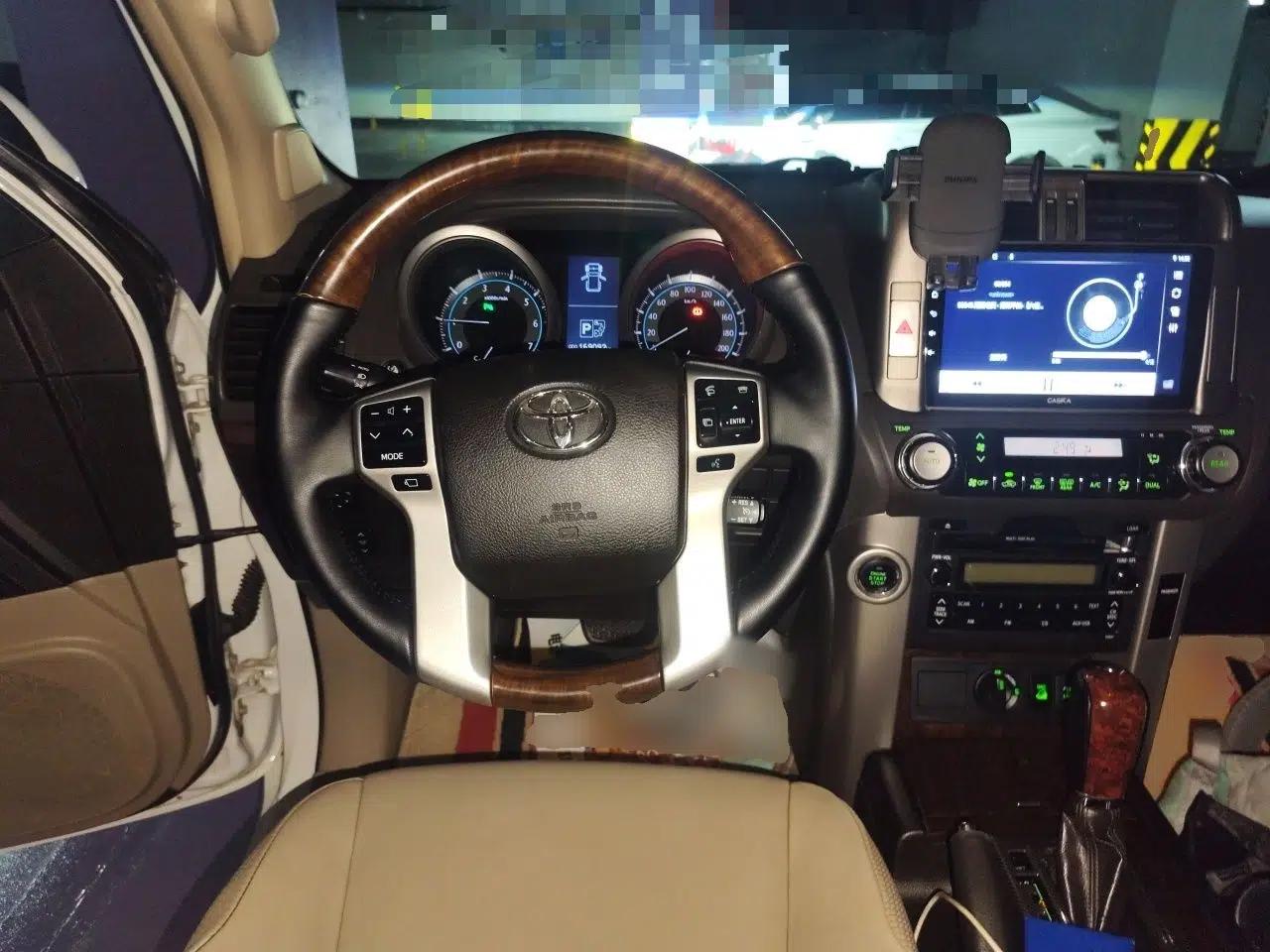 Toyota Prado 2010 4.0L Automatic VX — миниатюра 10